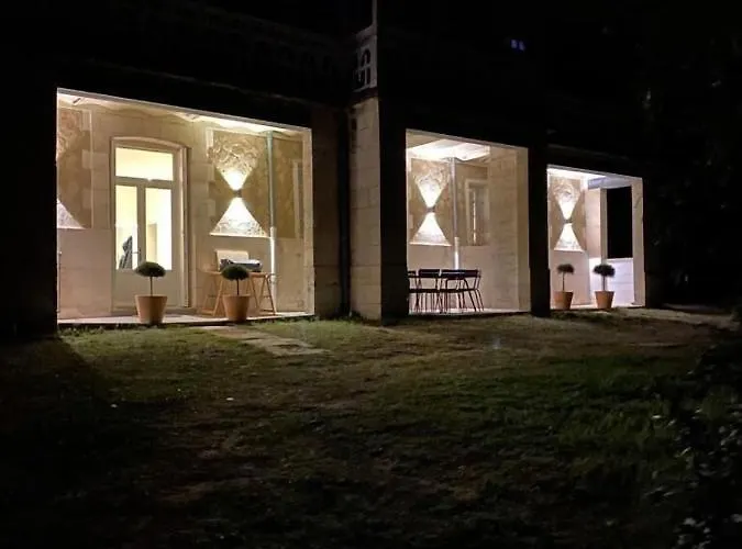 Tres Bel En Rez De Jardin, Pereire, 100 M De La