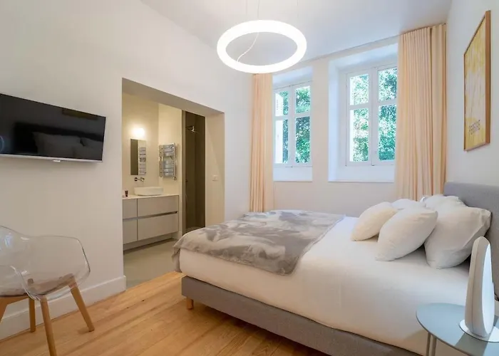 Апартаменты Tres Bel En Rez De Jardin, Pereire, 100 M De La