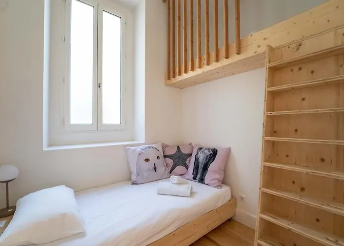 Апартаменты Tres Bel En Rez De Jardin, Pereire, 100 M De La